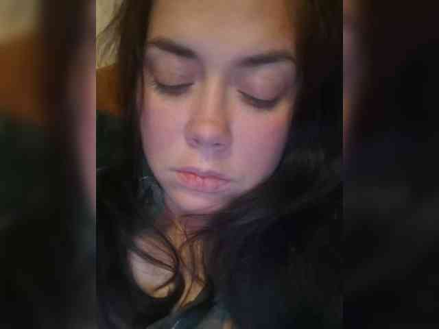Naturally_Mom webcam