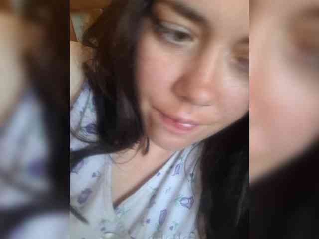 Naturally_Mom webcam