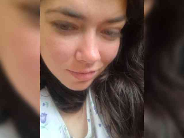Naturally_Mom webcam