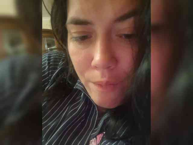 Naturally_Mom webcam