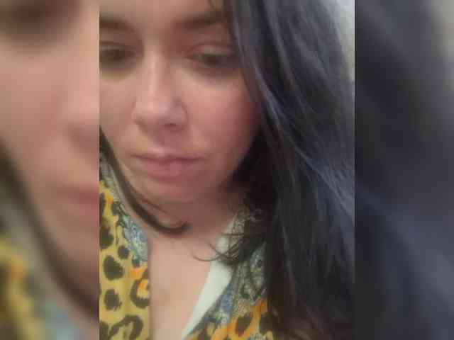 Naturally_Mom webcam