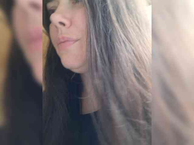 Naturally_Mom webcam