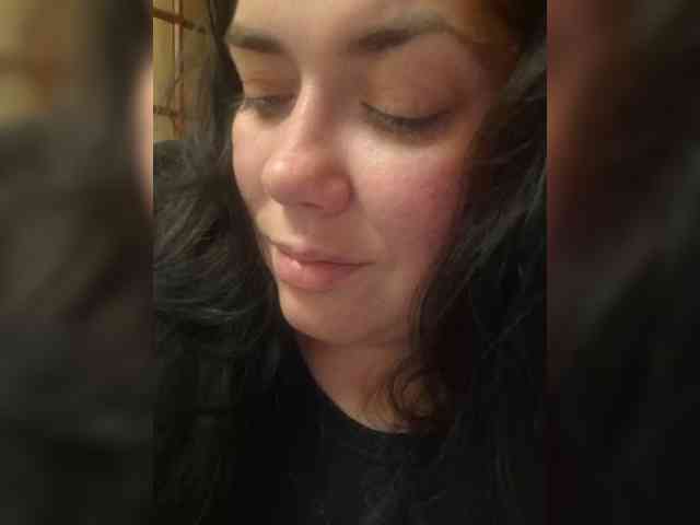 Naturally_Mom webcam