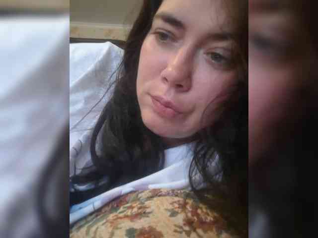 Naturally_Mom webcam