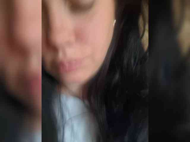 Naturally_Mom webcam