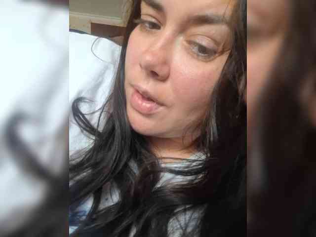 Naturally_Mom webcam
