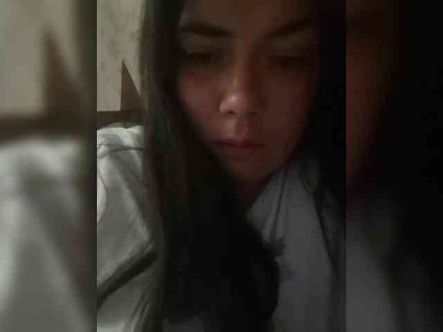 Naturally_Mom webcam