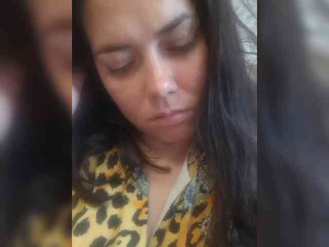 Naturally_Mom webcam