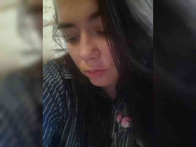 Naturally_Mom webcam