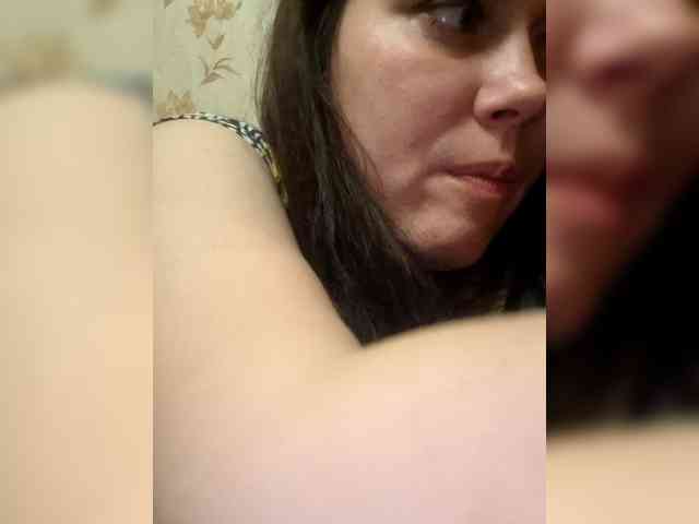 Naturally_Mom webcam