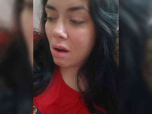 Naturally_Mom webcam
