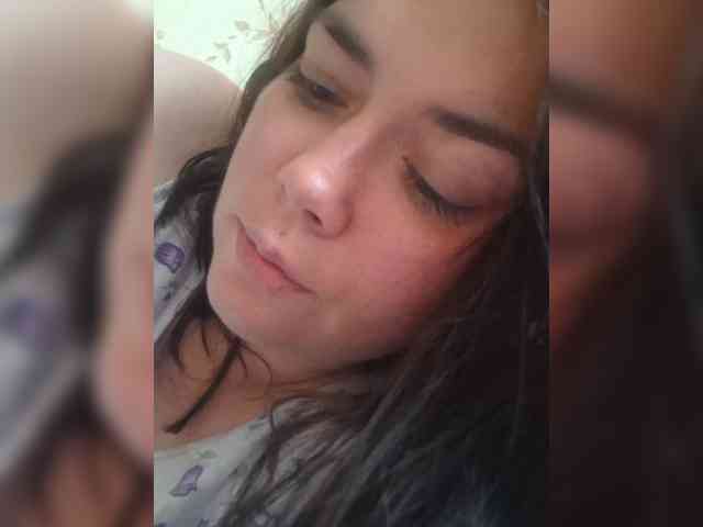 Naturally_Mom webcam