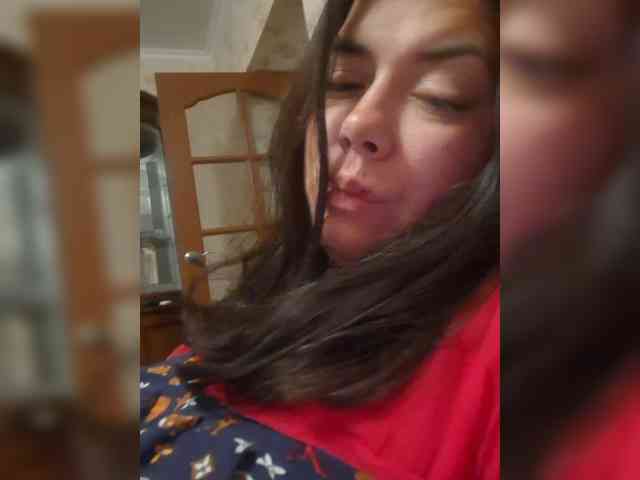 Model: Naturally_Mom