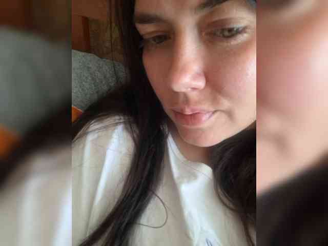 Naturally_Mom webcam