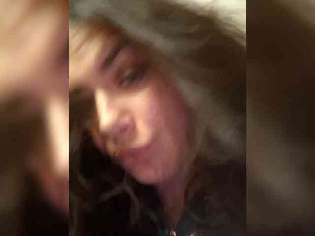 Naturally_Mom webcam