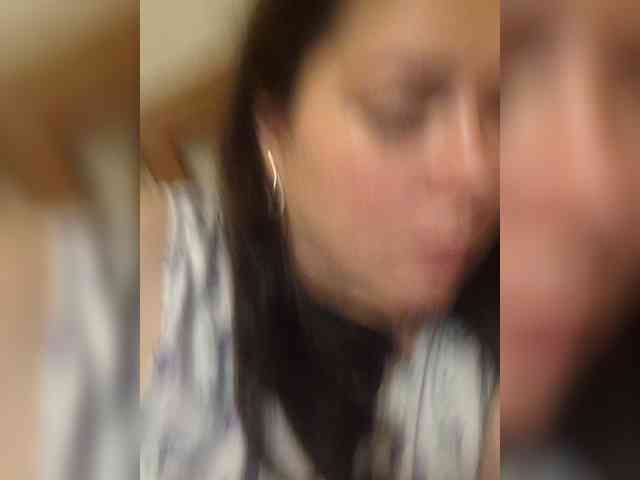 Naturally_Mom webcam