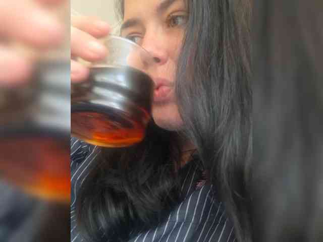 Naturally_Mom webcam