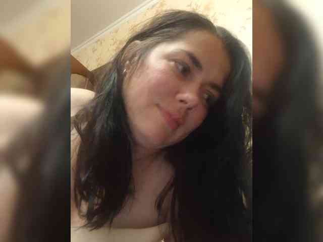Naturally_Mom webcam