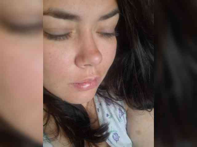 Naturally_Mom webcam