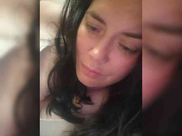 Naturally_Mom webcam