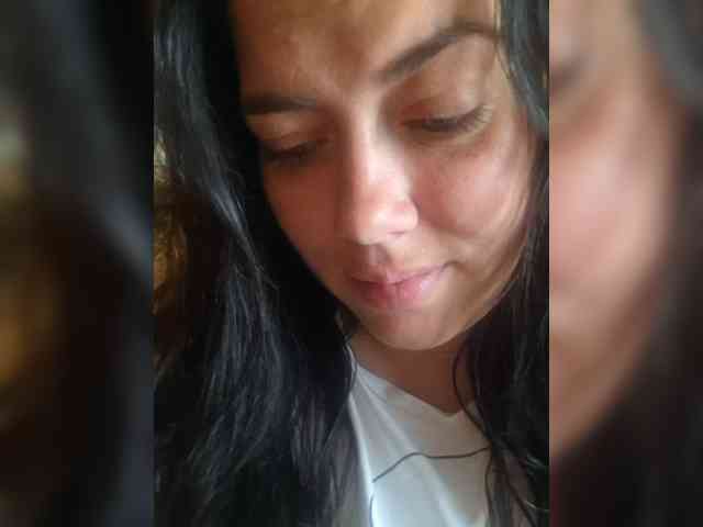 Naturally_Mom webcam