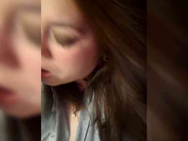 Naturally_Mom webcam