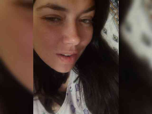 Naturally_Mom webcam