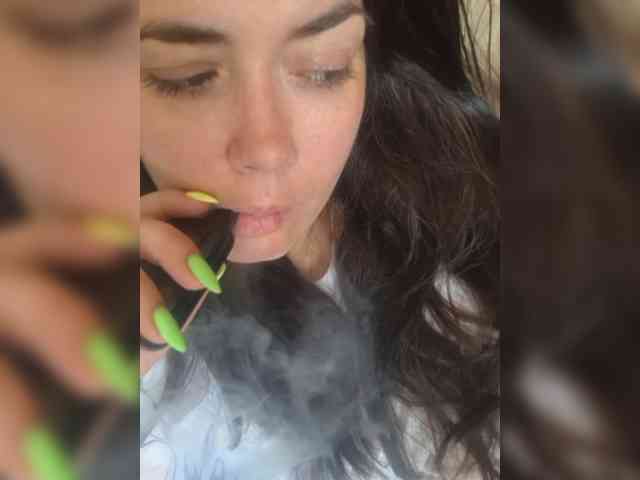 Naturally_Mom webcam