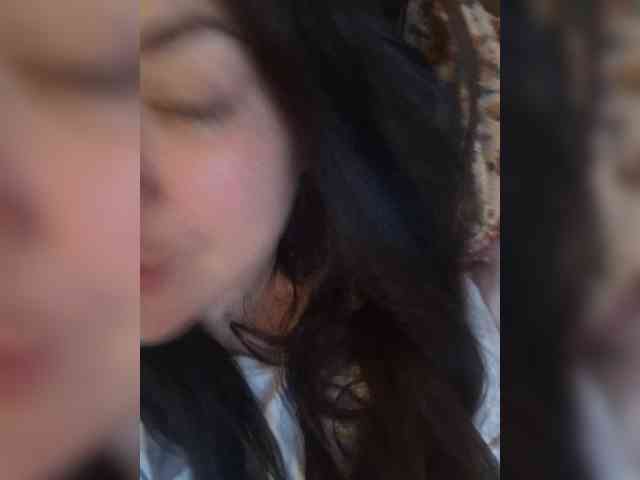 Naturally_Mom webcam