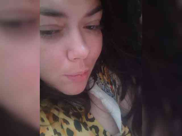 Naturally_Mom webcam