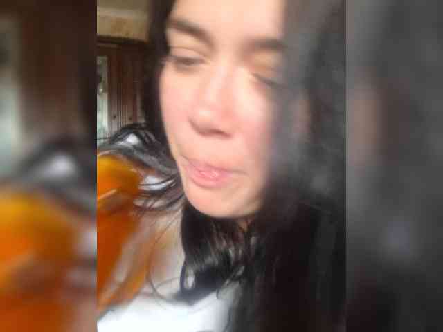 Naturally_Mom webcam