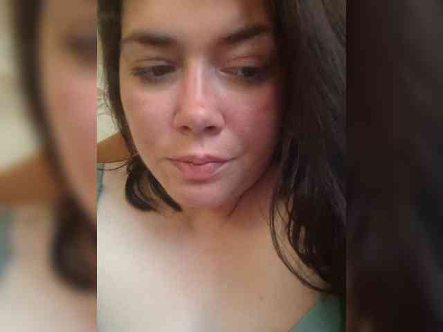 Naturally_Mom webcam