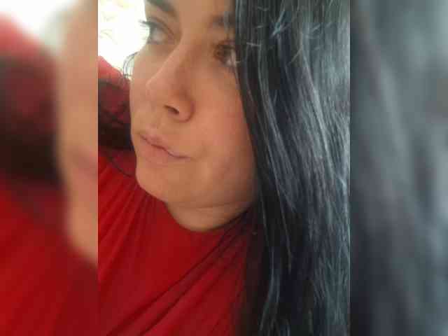 Naturally_Mom webcam