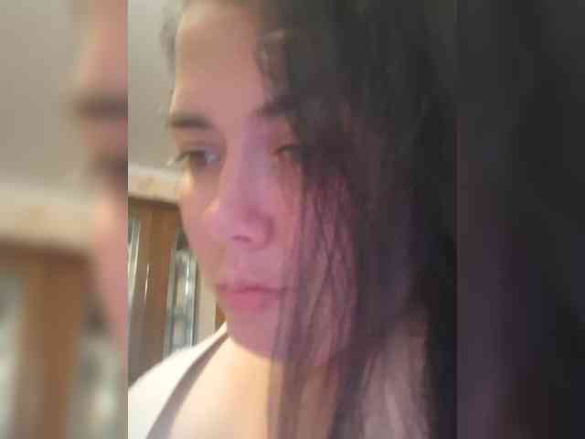 Naturally_Mom webcam