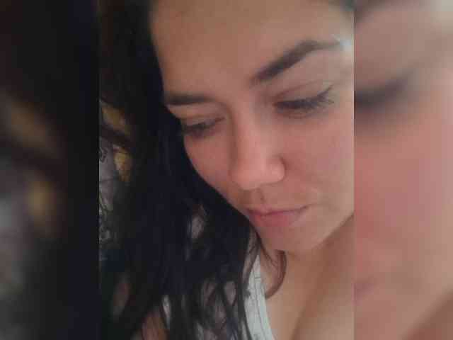 Naturally_Mom webcam