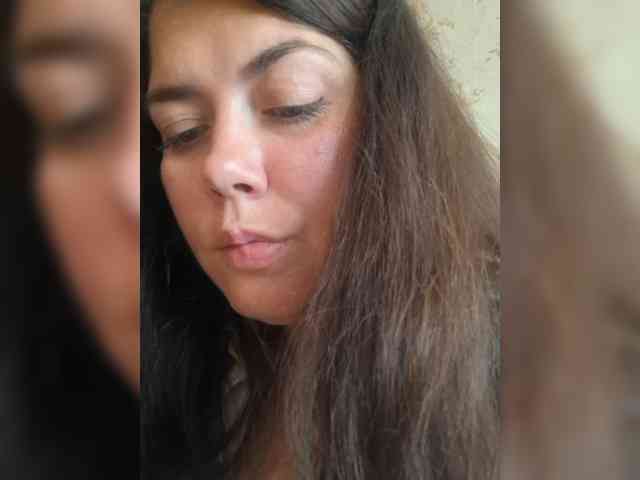 Naturally_Mom webcam