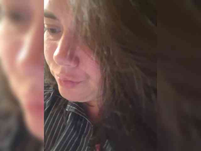 Naturally_Mom webcam