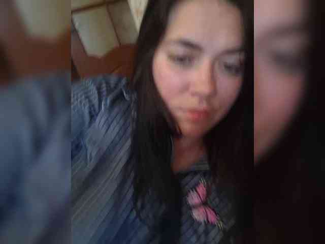 Naturally_Mom webcam