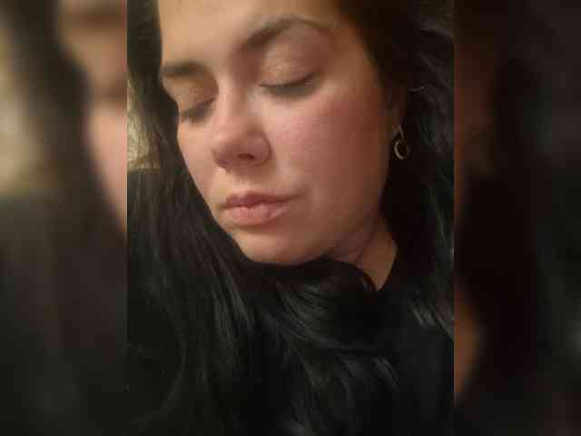 Naturally_Mom webcam