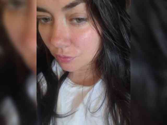 Naturally_Mom webcam
