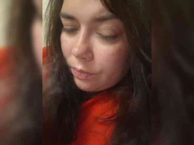 Naturally_Mom webcam