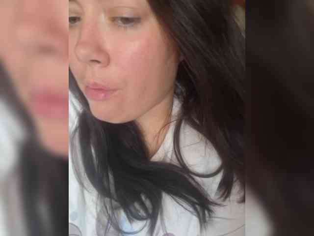 Naturally_Mom webcam