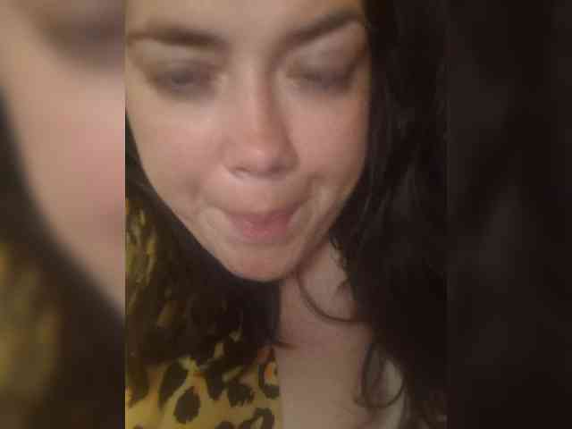 Naturally_Mom webcam