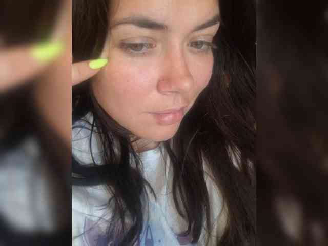 Naturally_Mom webcam