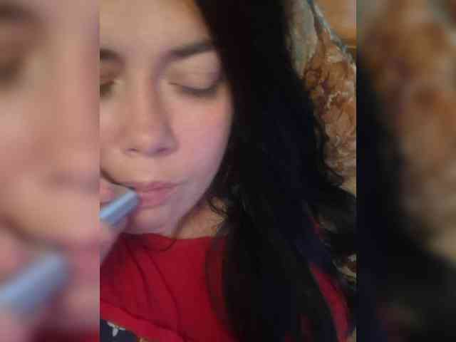 Naturally_Mom webcam