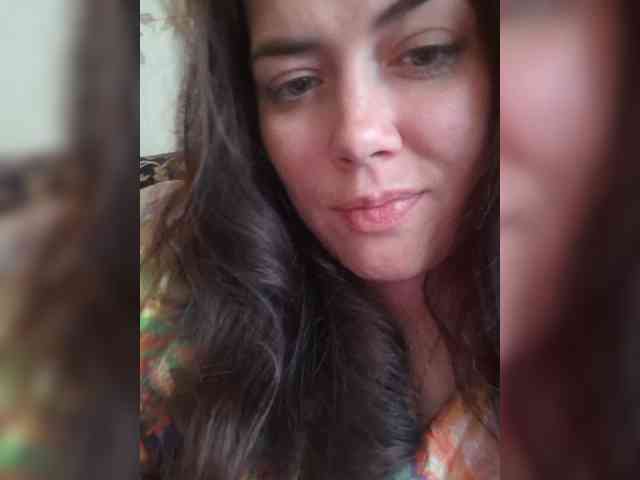Model: Naturally_Mom