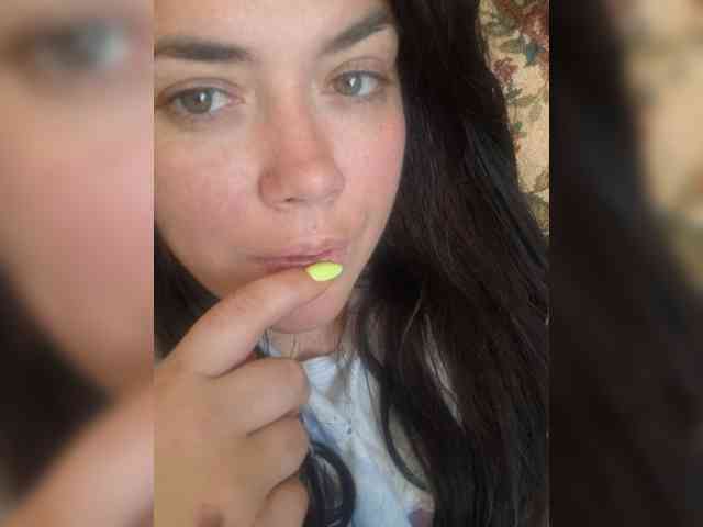 Naturally_Mom webcam