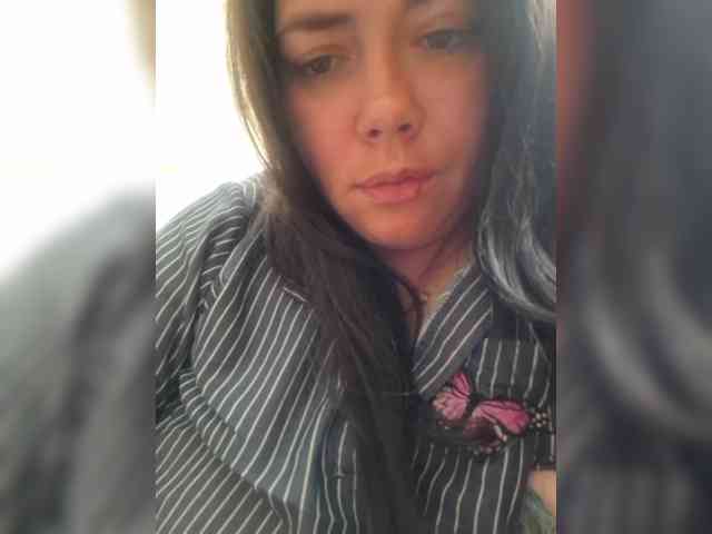 Naturally_Mom webcam