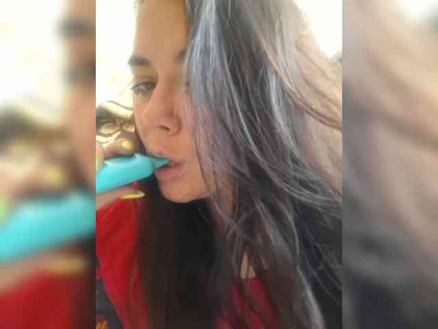 Naturally_Mom webcam