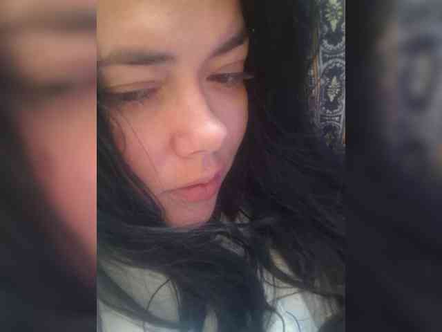 Naturally_Mom webcam